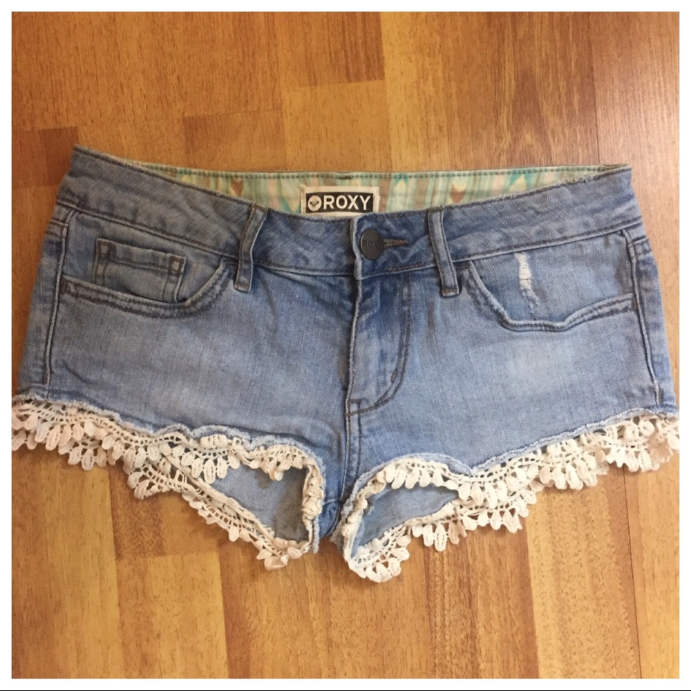 Lace Pacsun Roxy jean shorts size 0